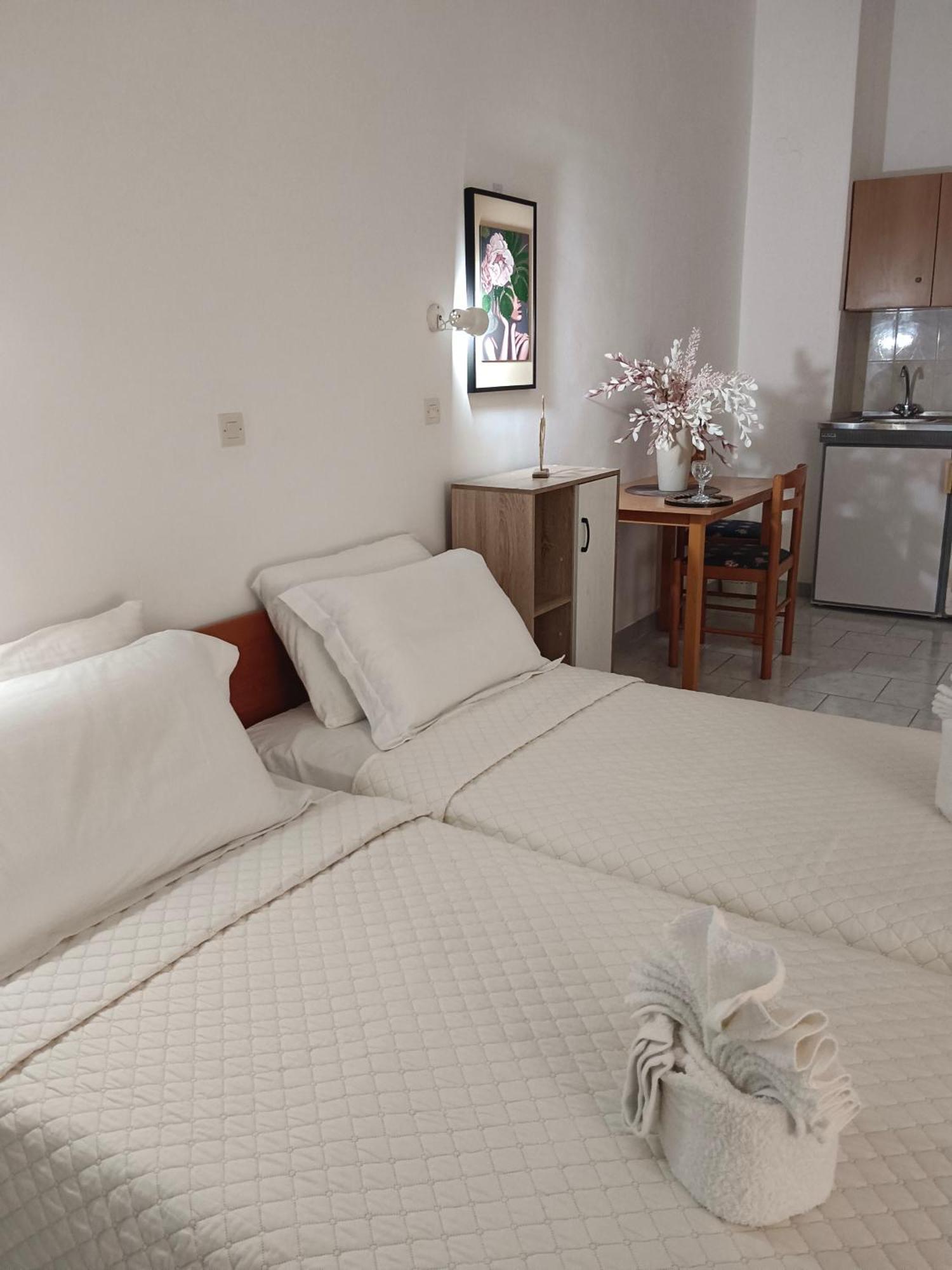 Pyrgos Hotel Apartments Kremasti  Exterior photo