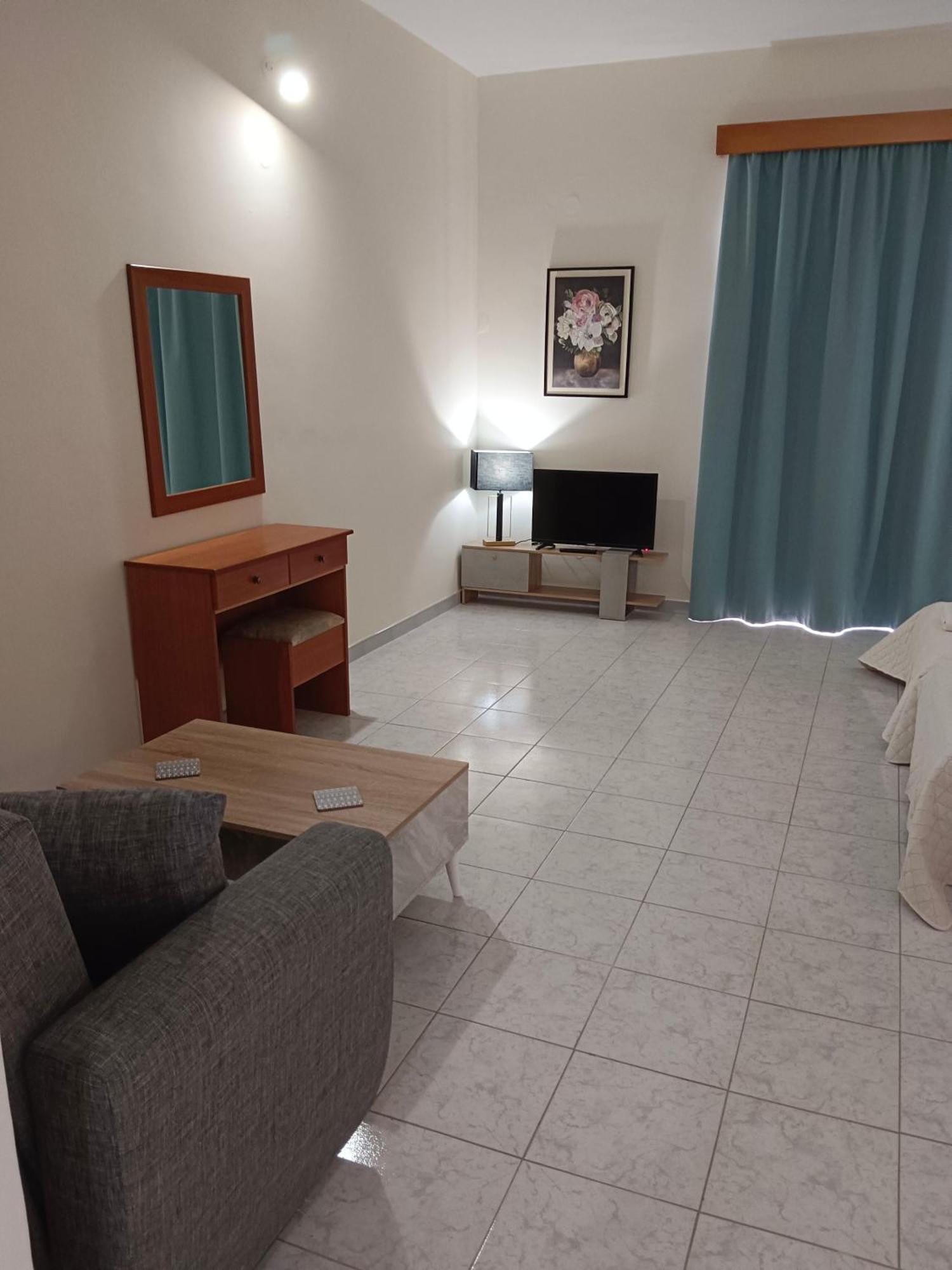 Pyrgos Hotel Apartments Kremasti  Exterior photo