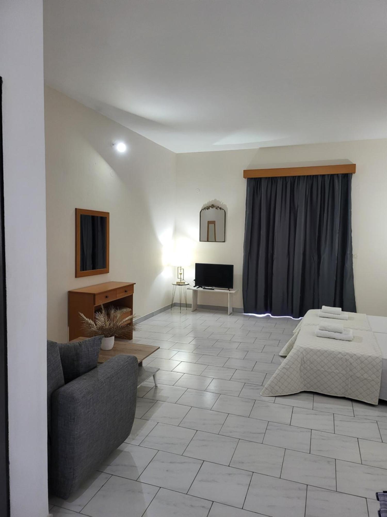 Pyrgos Hotel Apartments Kremasti  Exterior photo