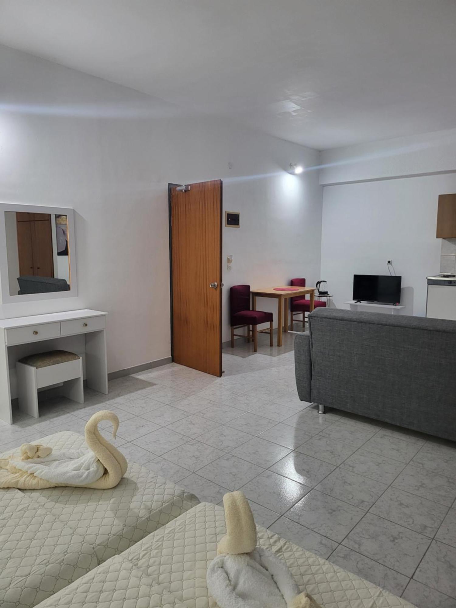Pyrgos Hotel Apartments Kremasti  Exterior photo